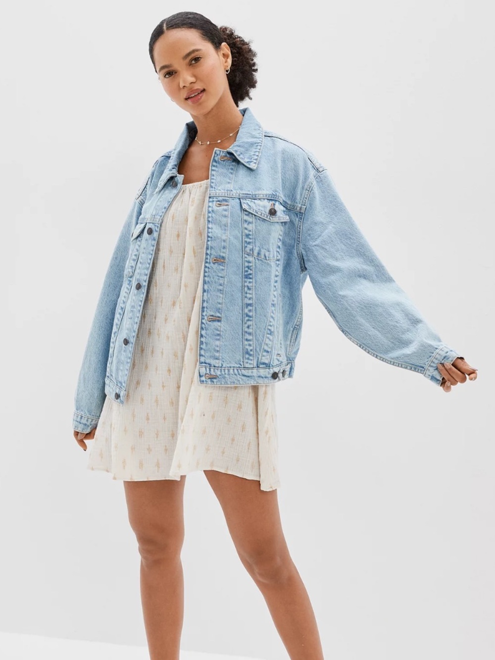 American Eagle Outfitters 90’s Boyfriend Oversized Light Washed Denim Jacket